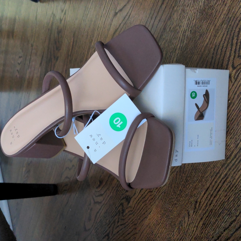 NWT Women's Cris Heels - A New Day Rosewood Brown Tan Size 10 New with tags!